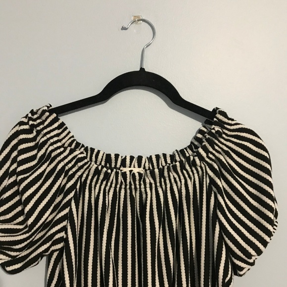 H&M Black and White Off-the-Shoulder Pinstripe Top - Picture 3 of 5